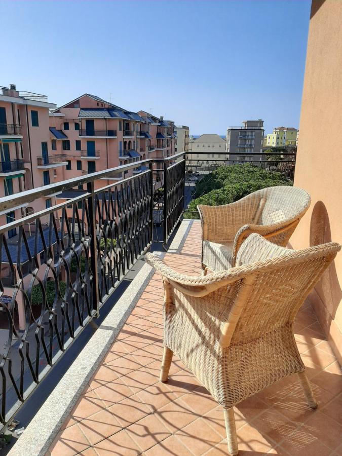 Nel Blu Apartment Marina dʼMarina dʼAndora Bagian luar foto